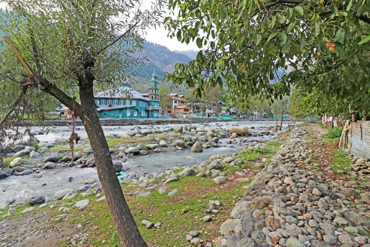 Oyo 18416 Hotel Park Palace Pahalgam Ngoại thất bức ảnh